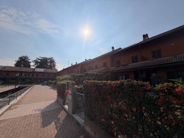 Villa Schiera in vendita a Cavaria, Cavaria con Premezzo