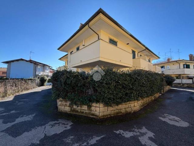 Villa Schiera in vendita a Roma Capitale, Lazio