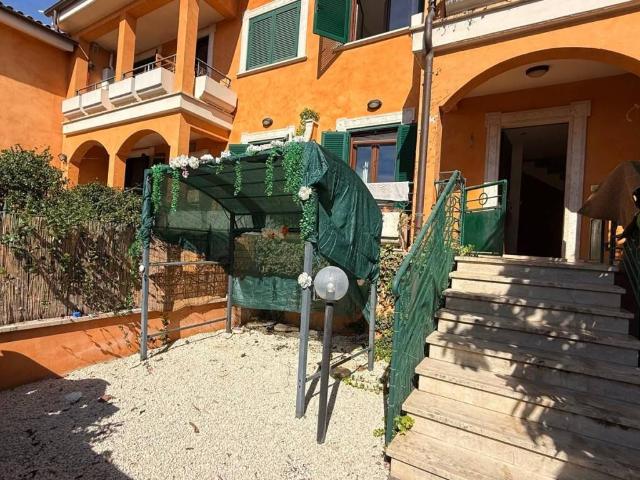 Villa Schiera in vendita a Cave