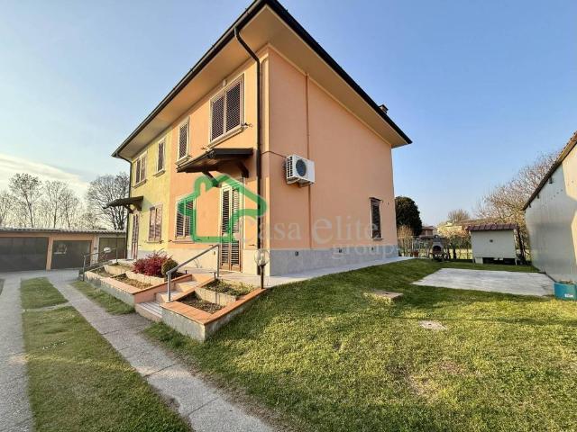 Villa Schiera in vendita a Cavenago D'adda, Lombardia
