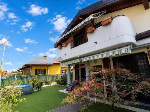 Villa Schiera in vendita a Cavenago Brianza, Lombardia