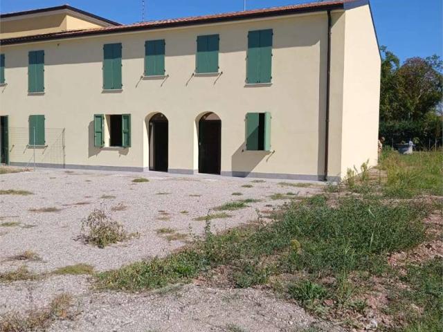 Villa Schiera in vendita a Unione Comuni Modenesi Area Nord, Cavezzo