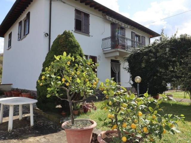 Villa Schiera in vendita a Montegonzi, Toscana