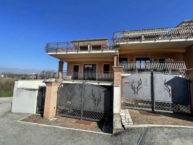 Villa Schiera in vendita a Ceccano, Lazio