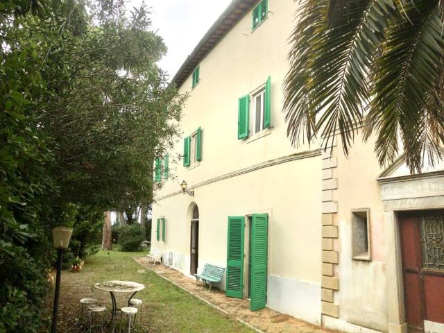 Villa Schiera in vendita a Cecina, Toscana