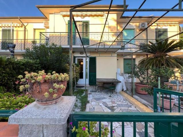 Villa Indipendente in vendita a Cecina, Toscana