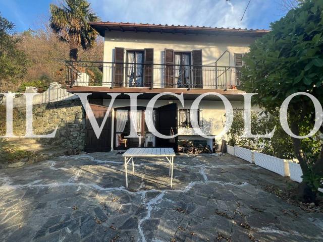 Villa Schiera in vendita a Celle Ligure, Liguria
