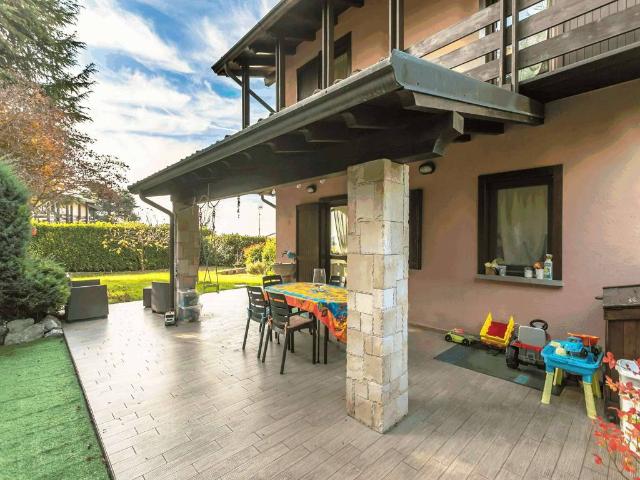 Villa Schiera in vendita a Cenate Sotto, Lombardia