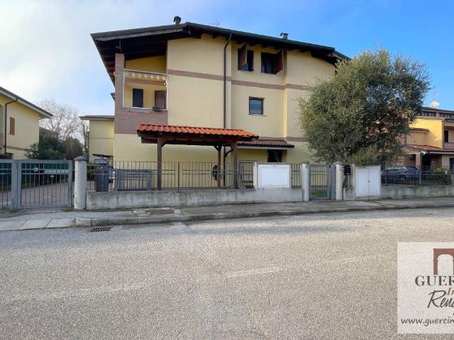 Villa Schiera in vendita a Unione Alto Ferrarese, Cento