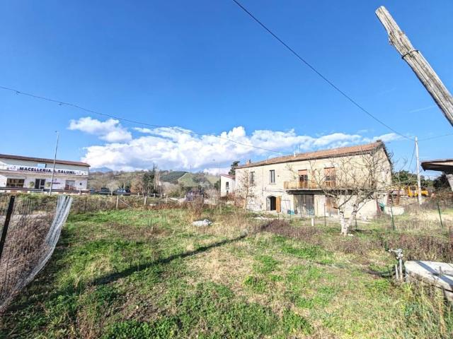 Villa Indipendente in vendita a Ceppaloni, Campania