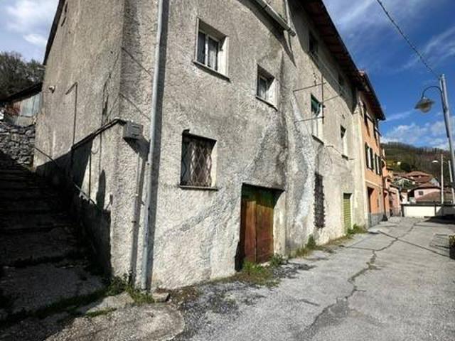 Villa Schiera in vendita a Ceranesi, Liguria