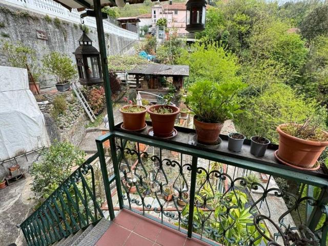 Villa Schiera in vendita a Ceranesi, Liguria