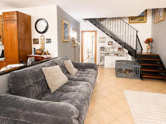Villa Schiera in vendita a Ceresara, Lombardia