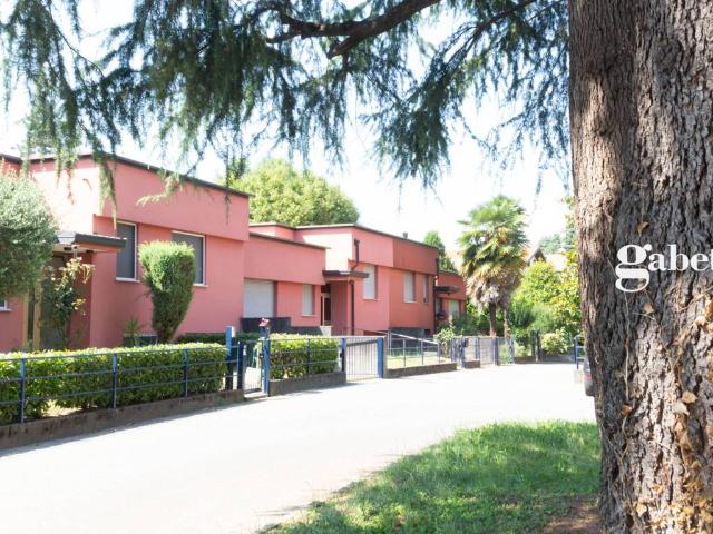 Villa Schiera in vendita a Cernusco Lombardone, Lombardia