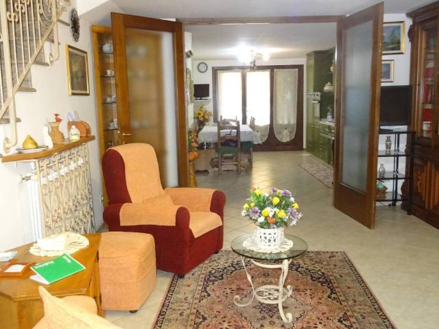 Villa Schiera in vendita a Unione dei Comuni Circondario dell'Empolese Valdelsa, Cerreto Guidi