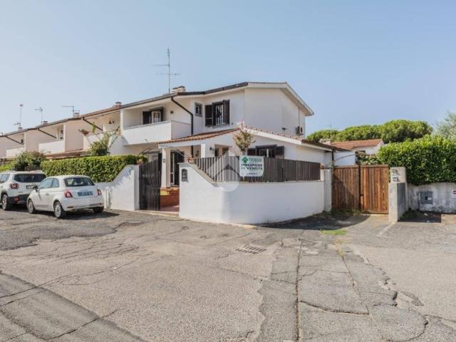 Villa Schiera in vendita a Cerenova Costantica, Cerveteri