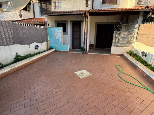Villa Schiera in vendita a Cerenova Costantica, Roma Capitale