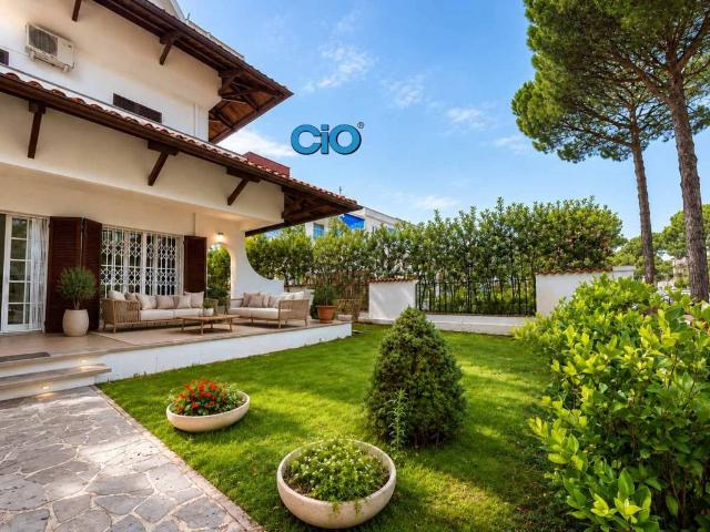 Villa Schiera in vendita a Milano Marittima, Cervia