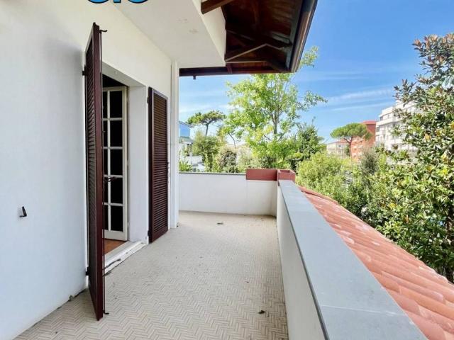 Villa Schiera in vendita a Milano Marittima, Cervia