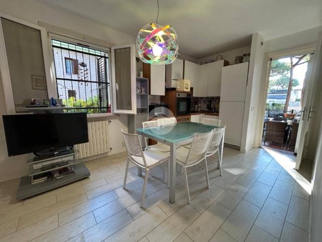 Villa Schiera in vendita a Milano Marittima, Cervia