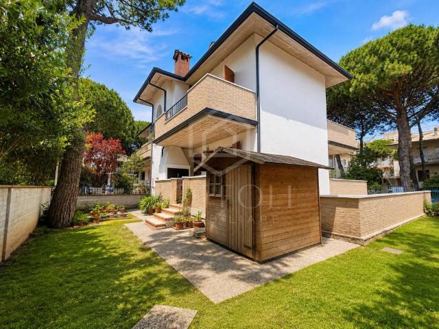 Villa Schiera in vendita a Milano Marittima, Cervia