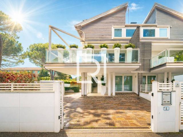 Villa Schiera in vendita a Milano Marittima, Cervia