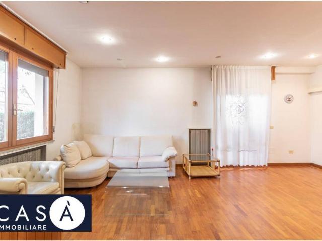 Villa Schiera in vendita a Milano Marittima, Cervia
