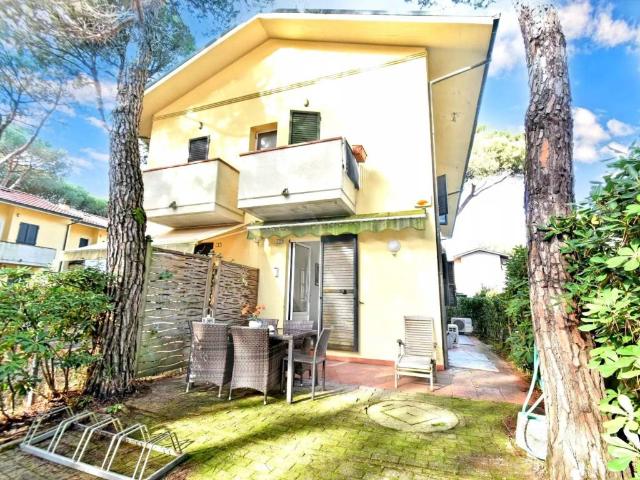 Villa Schiera in vendita a Milano Marittima, Cervia