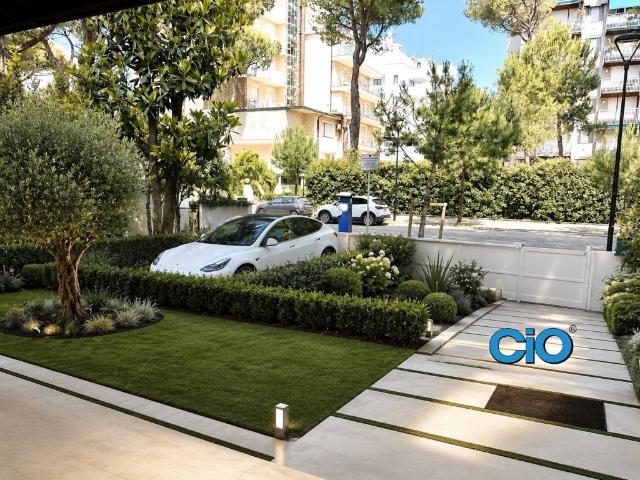Villa Schiera in vendita a Milano Marittima, Cervia