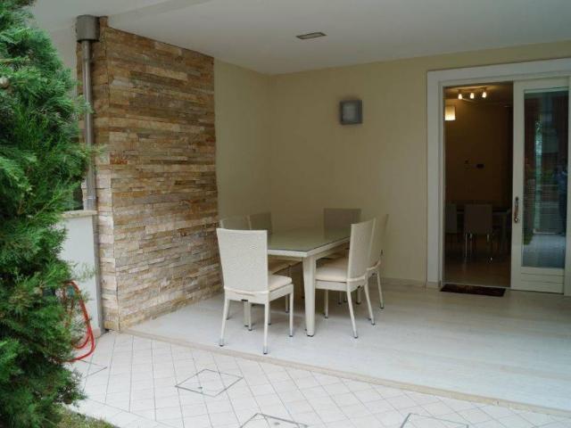 Villa Schiera in vendita a Milano Marittima, Cervia