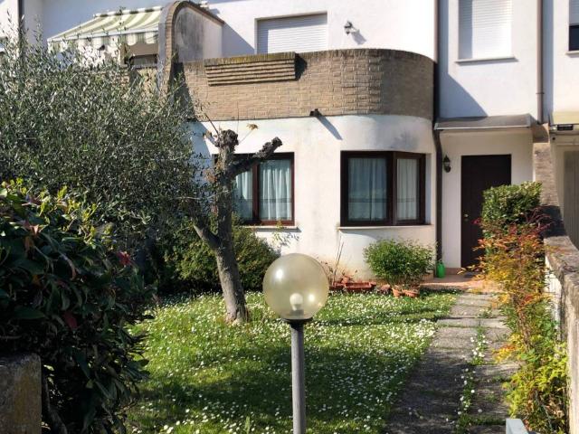 Villa Schiera in vendita a Cervignano Del Friuli, Friuli-Venezia Giulia