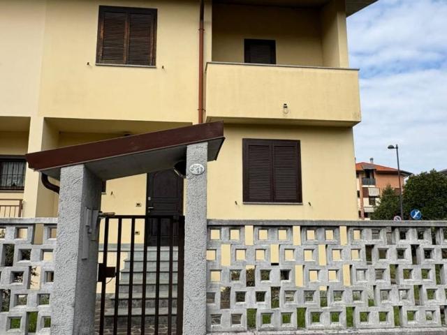 Villa Schiera in vendita a Villaggio Ina Casa, Cesate