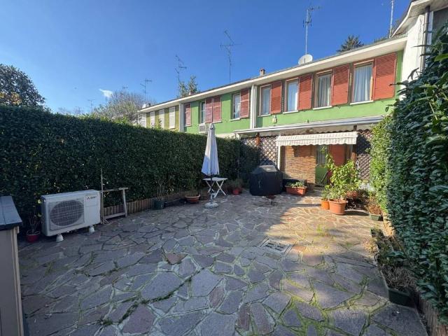 Villa Schiera in vendita a Villaggio Ina Casa, Cesate