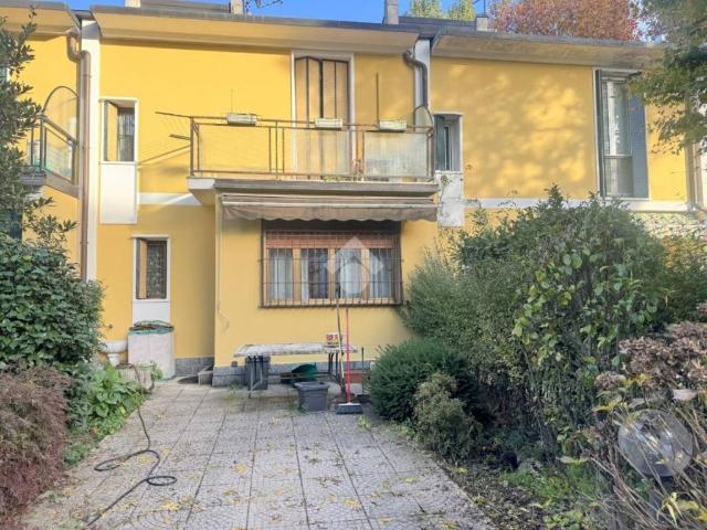 Villa Schiera in vendita a Villaggio Ina Casa, Cesate