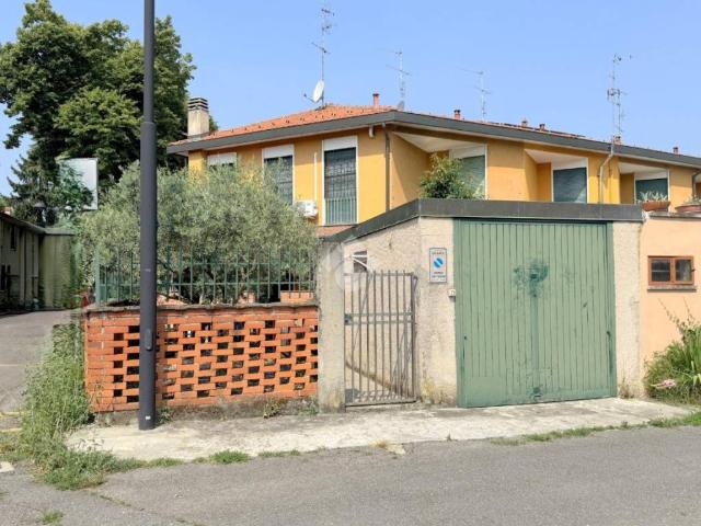 Villa Schiera in vendita a Villaggio Ina Casa, Cesate