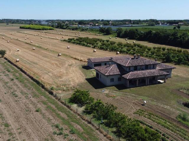 Villa Schiera in vendita a Unione dei comuni Valle del Savio, Cesenà