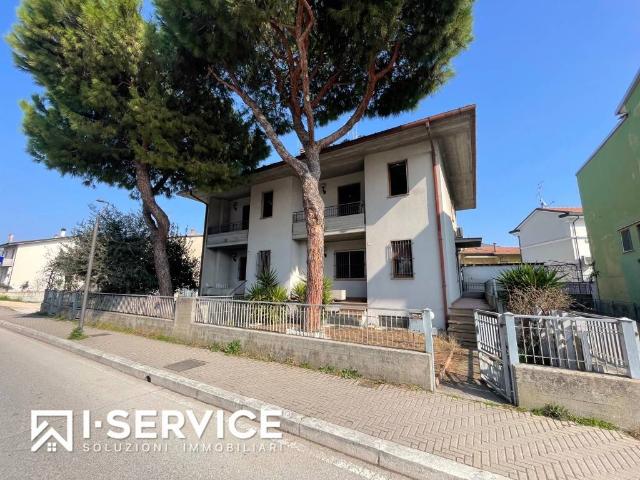Villa Schiera in vendita a Cesenatico, Reggio Emilia