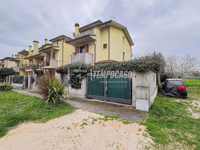 Villa Schiera in vendita a Bagnarola, Cesenatico
