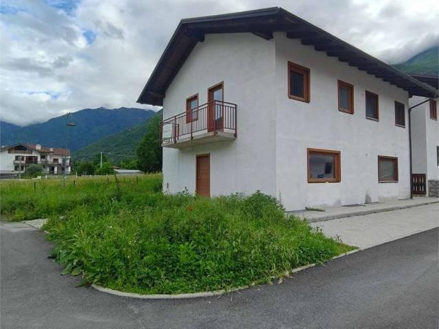 Villa Schiera in vendita a Champdepraz, Aosta