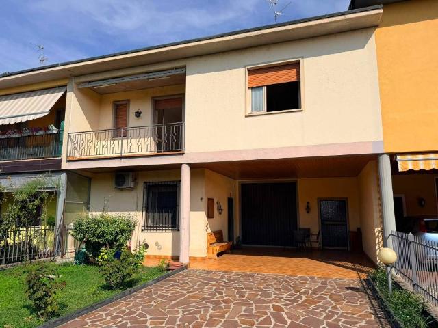 Villa Schiera in vendita a Chiari, Lombardia