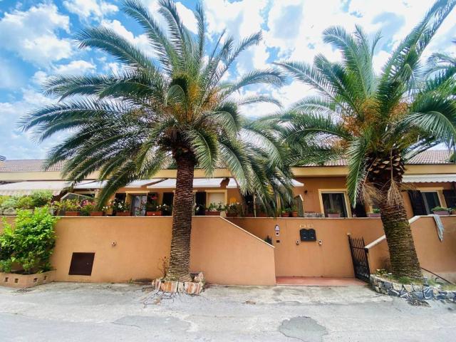 Villa Schiera in vendita a Chiavari, Liguria