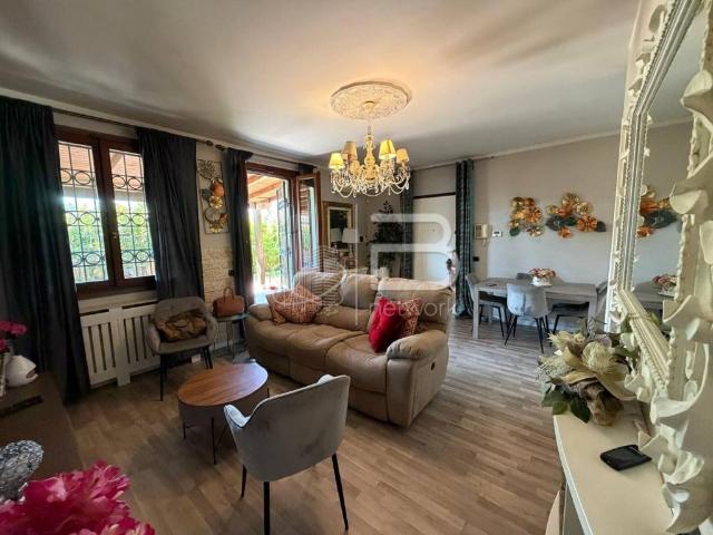 Villa Schiera in vendita a Capanna, Chiesina Uzzanese