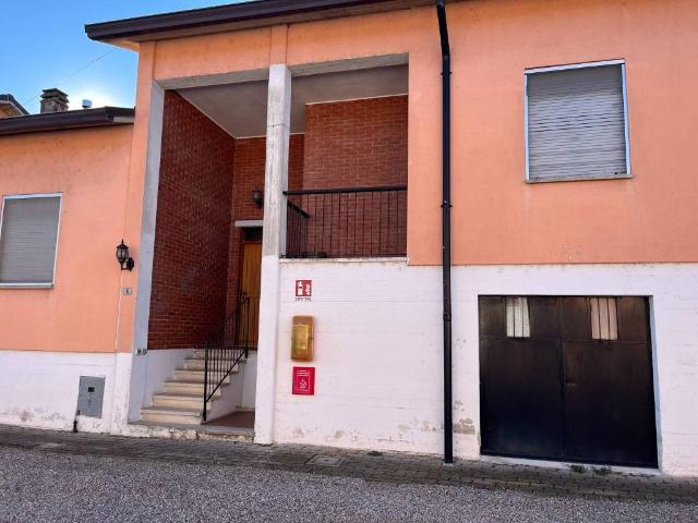 Villa Schiera in vendita a Chignolo Po, Lombardia