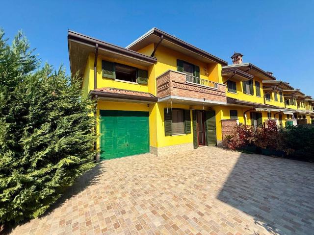 Villa Schiera in vendita a Chignolo Po, Pavia