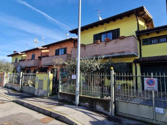 Villa Schiera in vendita a Chignolo Po, Lombardia