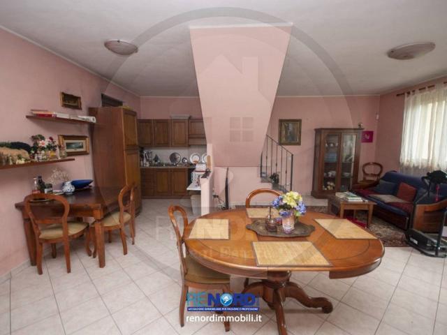 Villa Schiera in vendita a Chignolo Po, Lombardia