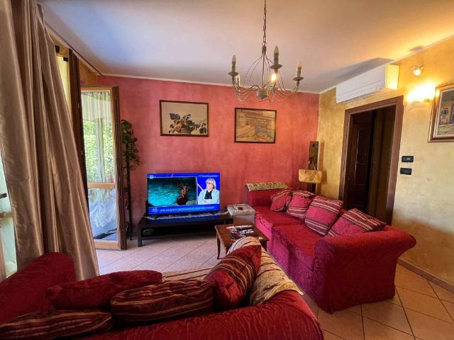 Villa Schiera in vendita a Montegiove, Piemonte