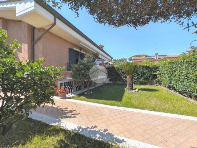 Villa Schiera in vendita a Roma Capitale, Lazio