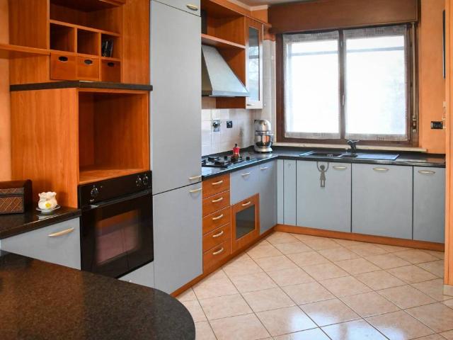 Villa Schiera in vendita a Località Battitore, Piemonte