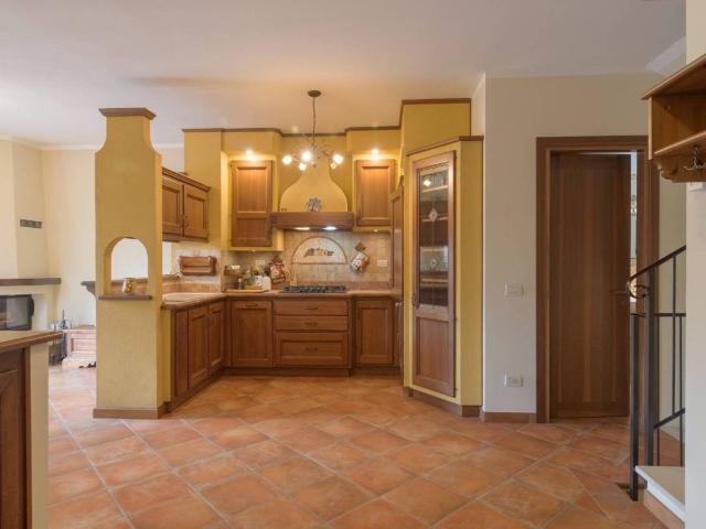 Villa Schiera in vendita a Cisano Sul Neva, Liguria
